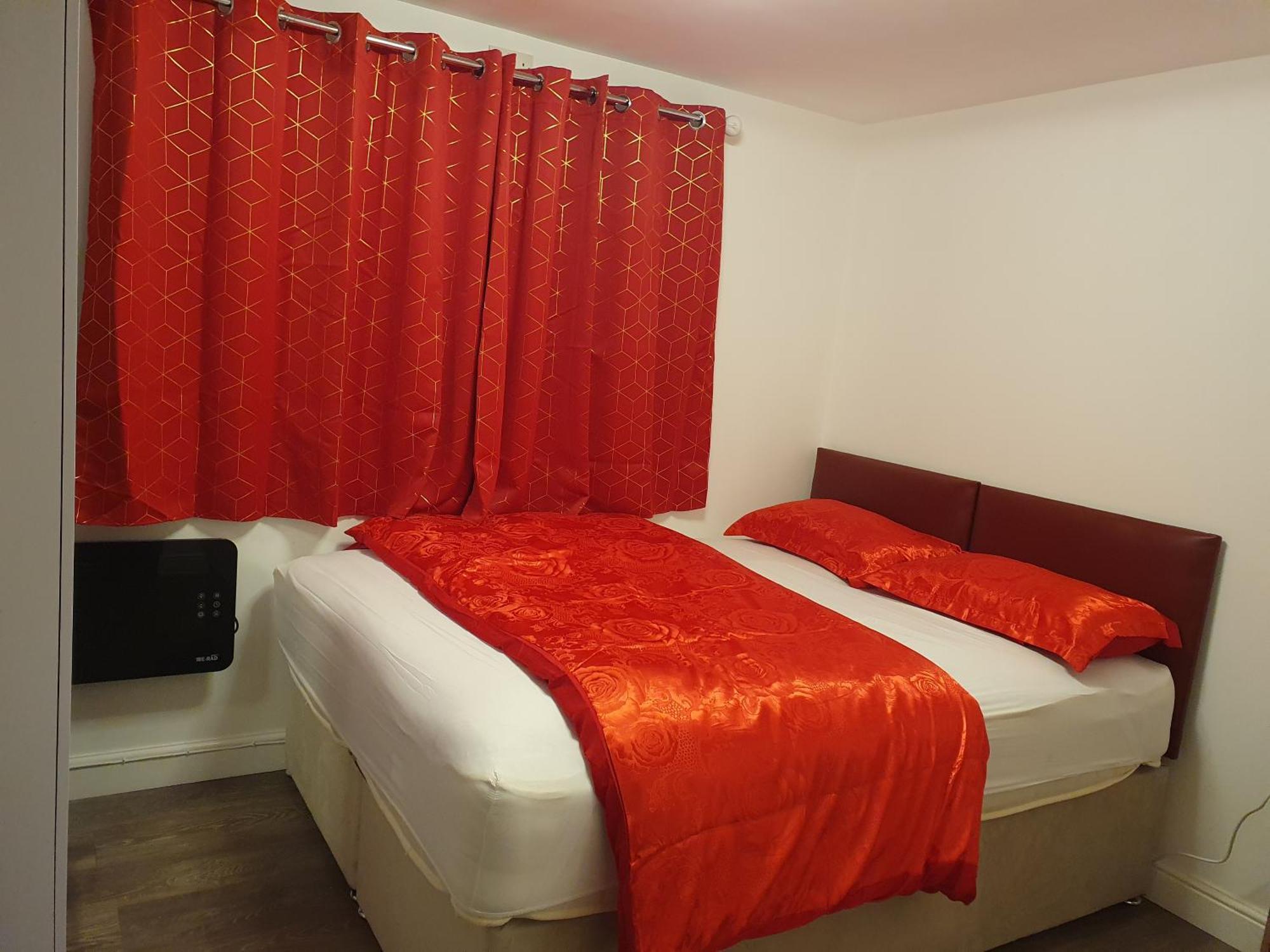 Amh Hotel - Greenford Station Northolt  Extérieur photo